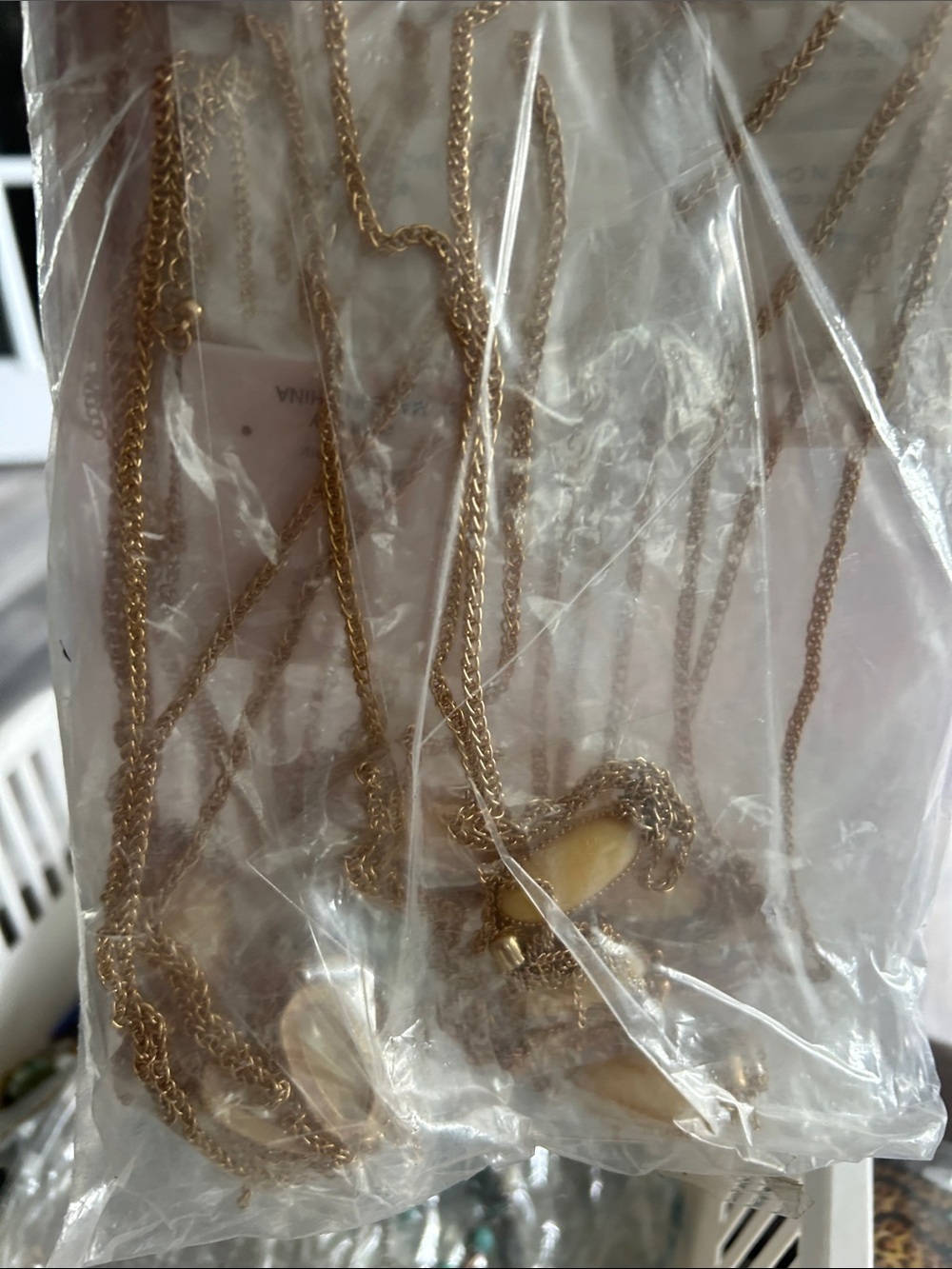 🔥$2 Gold Tone Women's Necklace with Cream Pendant